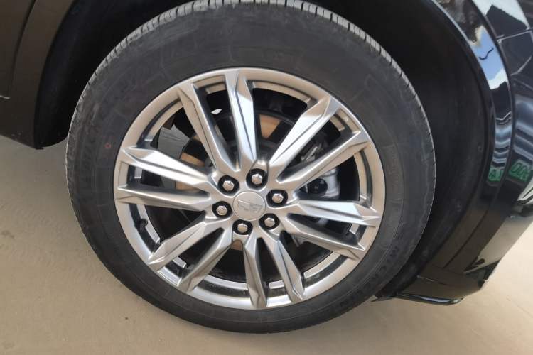Used Cadillac XT6 2021 2.0T 6-Seater Two-Wheel Drive Luxury Version Right Front Wheel Hub