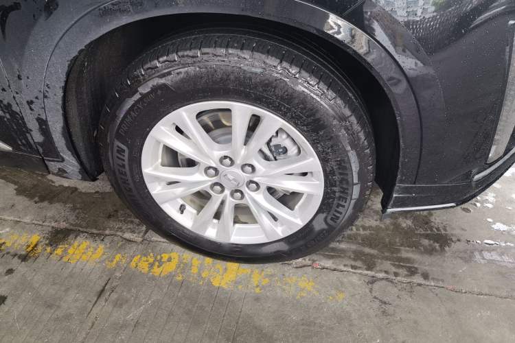 Used Cadillac XT6 2021 2.0T Seven-Seater Four-Wheel Drive Luxury Version Right Front Wheel Hub