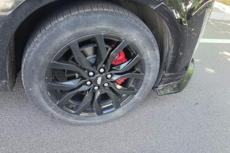 Used Cadillac XT6 2021 28T Six-Seater Four-Wheel-Drive Platinum Sport Edition Right Front Wheel Hub