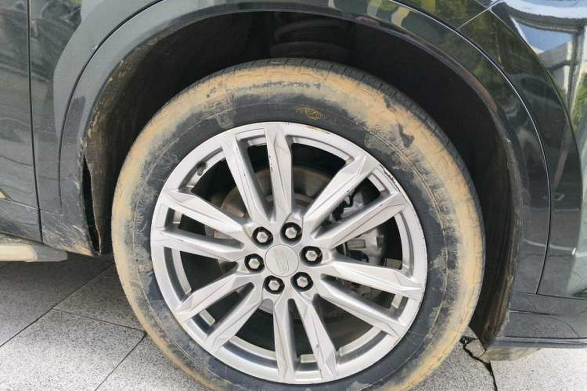 Used Cadillac XT6 2021 2.0T 6-Seater Two-Wheel Drive Luxury Version Right Front Wheel Hub