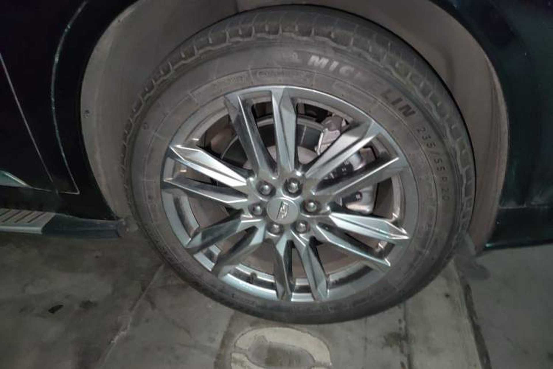 Used Cadillac XT6 2021 2.0T 6-Seater Two-Wheel Drive Luxury Version Right Front Wheel Hub