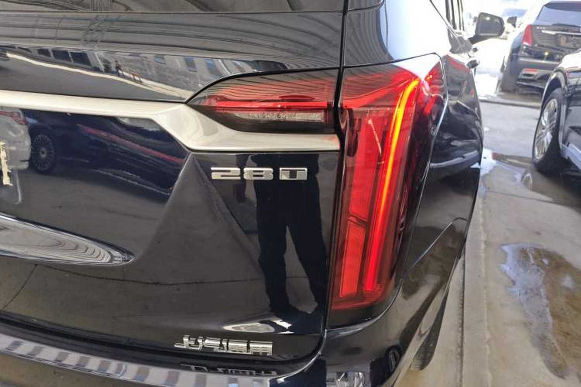 Used Cadillac XT6 2021 2.0T 7-Seater Four-Wheel Drive Luxury Version Right Rear Taillight