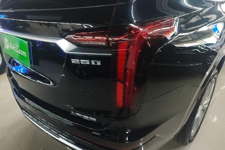 Used Cadillac XT6 2021 2.0T Six-Seater Four-Wheel-Drive Luxury Version Right Rear Taillight