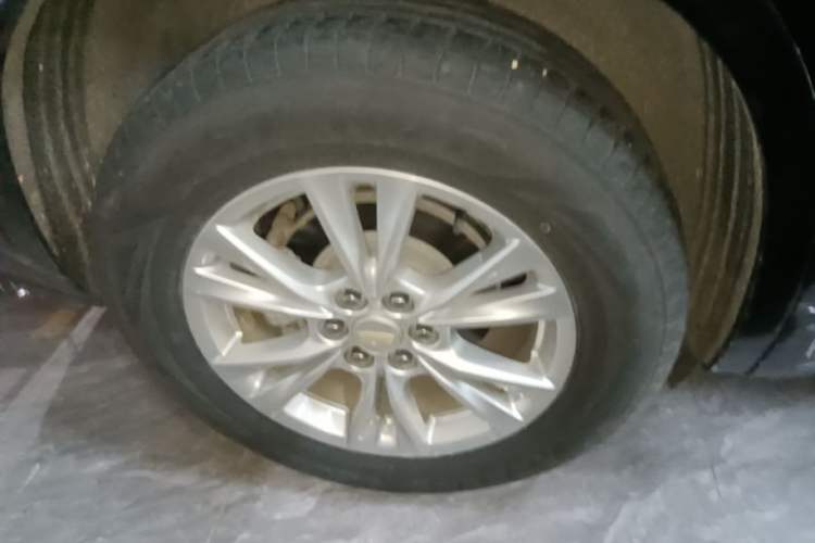 Used Cadillac XT6 2021 2.0T Seven-Seater Four-Wheel Drive Luxury Version Right Rear Wheel Hub