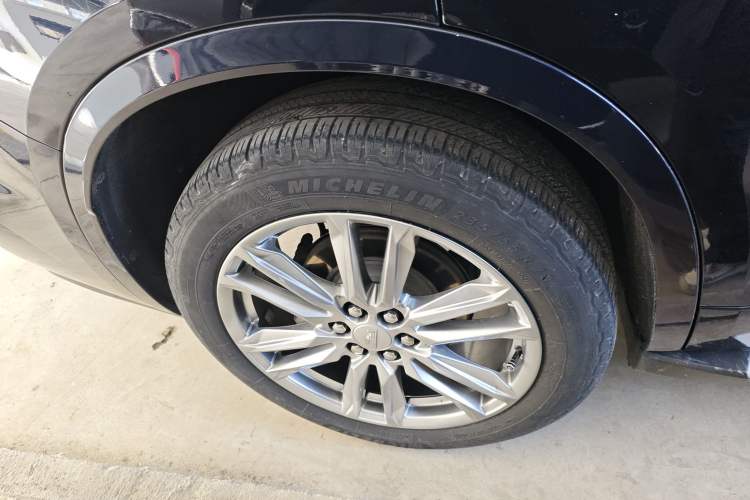 Used Cadillac XT6 2021 2.0T 7-Seater Four-Wheel Drive Luxury Version Right Rear Wheel Hub