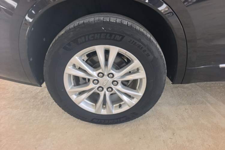 Used Cadillac XT6 2021 2.0T Seven-Seater Four-Wheel Drive Luxury Version Right Rear Wheel Hub