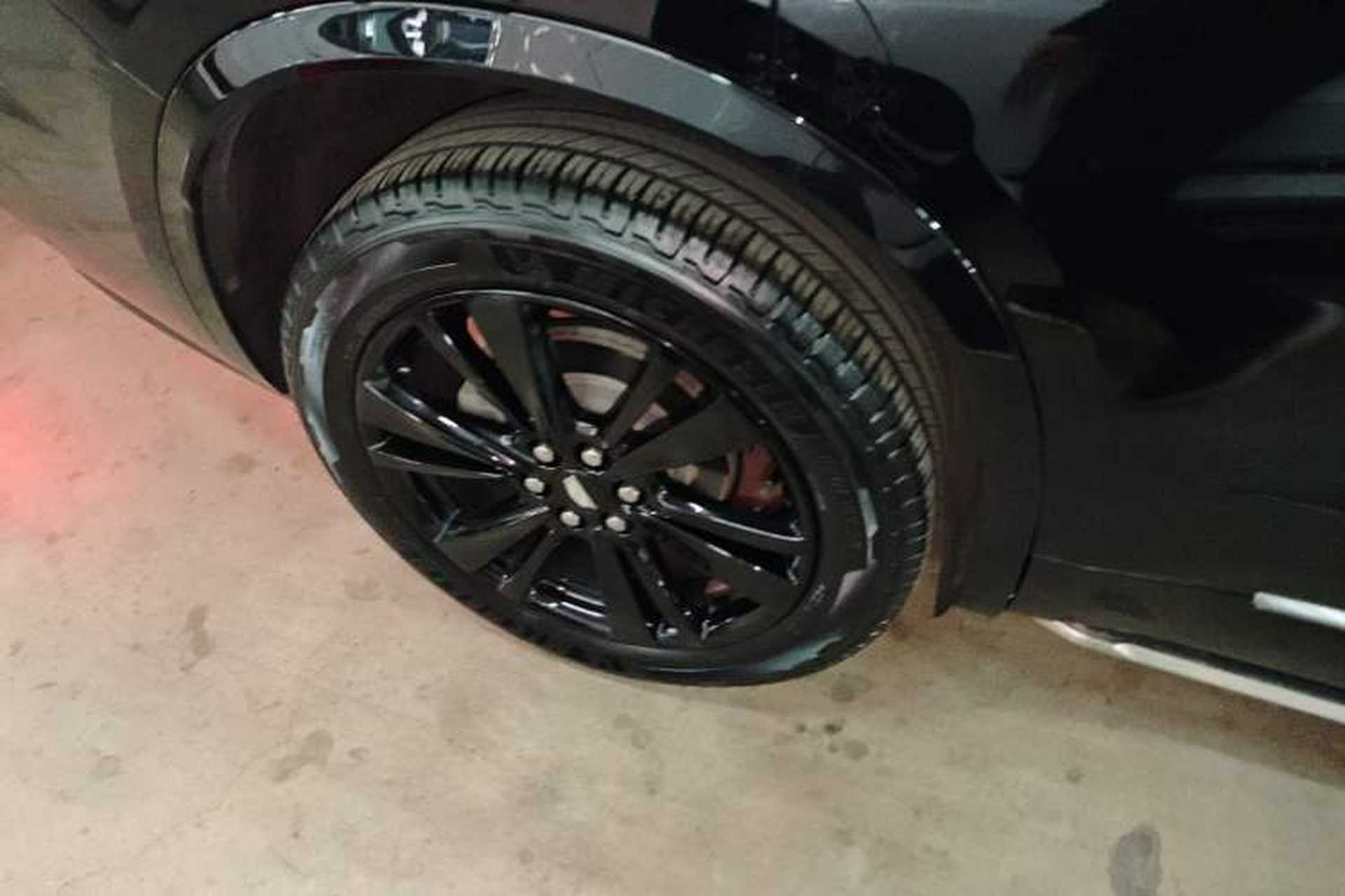 Used Cadillac XT6 2021 28T Six-Seater Four-Wheel-Drive Luxury Version Right Rear Wheel Hub