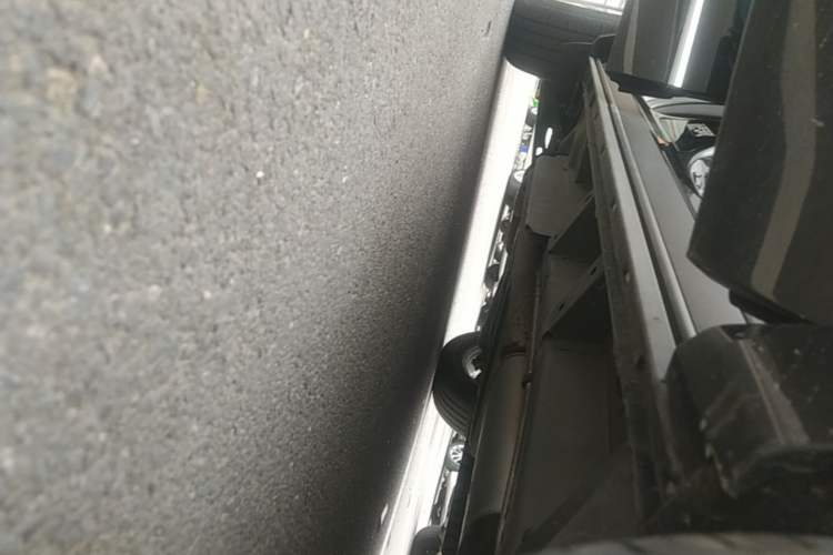 Used Cadillac XT6 2021 28T Six-Seater Fashion Edition Right Side Sill