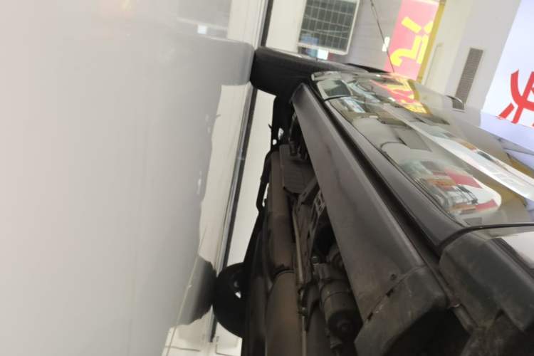 Used Cadillac XT6 2021 28T Six-Seater Four-Wheel-Drive Luxury Version Right Side Sill