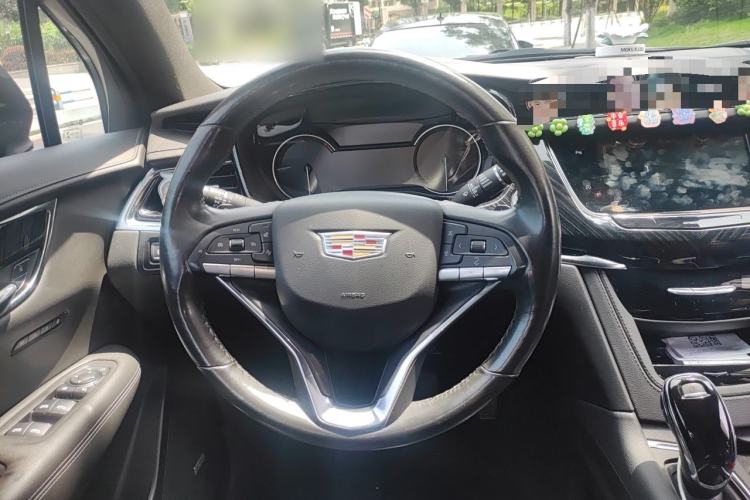 Used Cadillac XT6 2021 Revised Version 2.0T 6-Seater Four-Wheel Drive Premium Edition Steering Wheel