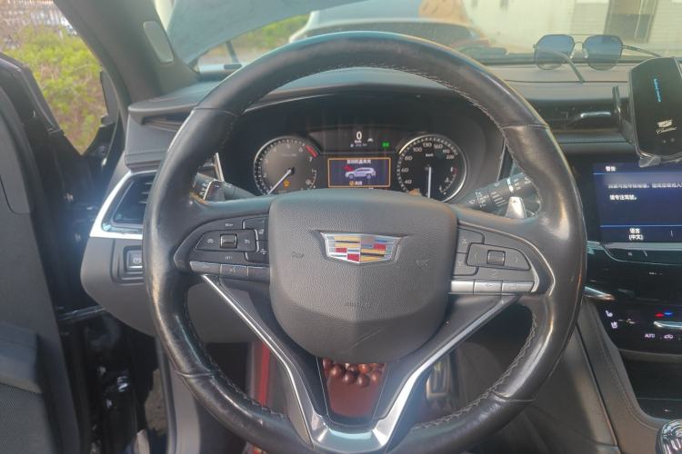 Used Cadillac XT6 2021 Revised Version 2.0T 6-Seater Four-Wheel Drive Premium Edition Steering Wheel