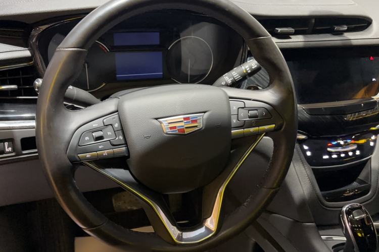 Used Cadillac XT6 2021 2.0T 7-Seater Four-Wheel Drive Luxury Version Steering Wheel