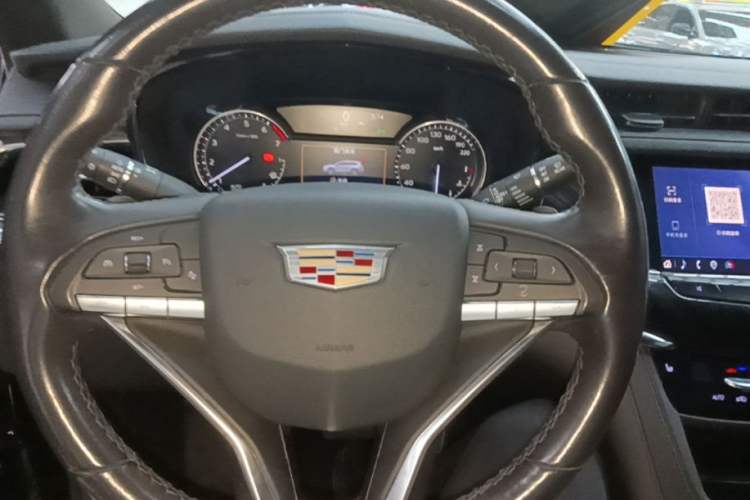 Used Cadillac XT6 2021 2.0T 6-Seater Two-Wheel Drive Luxury Version Steering Wheel