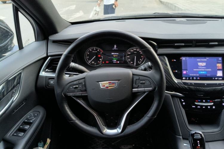 Used Cadillac XT6 2021 2.0T Six-Seater Four-Wheel-Drive Luxury Version Steering Wheel