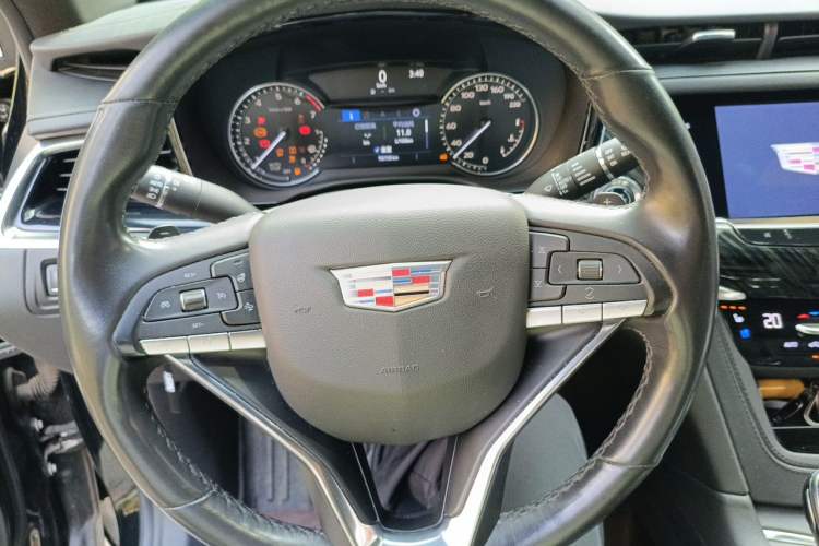 Used Cadillac XT6 2021 2.0T Six-Seater Four-Wheel-Drive Luxury Version Steering Wheel