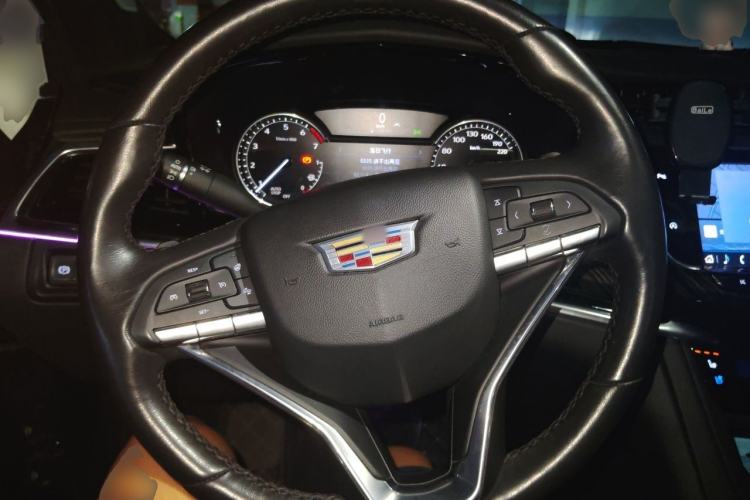 Used Cadillac XT6 2021 2.0T 7-Seater Four-Wheel Drive Luxury Version Steering Wheel