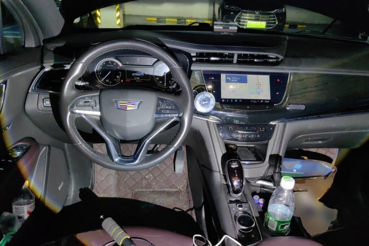 Used Cadillac XT6 2021 2.0T 7-Seater Two-Wheel-Drive Luxury Version Steering Wheel