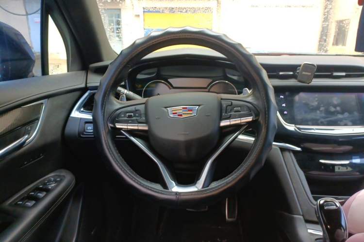 Used Cadillac XT6 2021 28T Six-Seater Luxury Sporty Enjoy-the-Comfort Safety Edition Steering Wheel