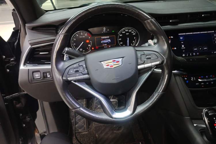 Used Cadillac XT6 2021 2.0T Six-Seater Four-Wheel-Drive Prestige Version Steering Wheel
