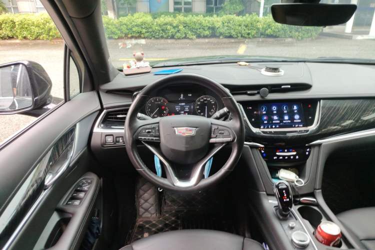 Used Cadillac XT6 2021 2.0T Six-Seater Four-Wheel-Drive Prestige Version Steering Wheel
