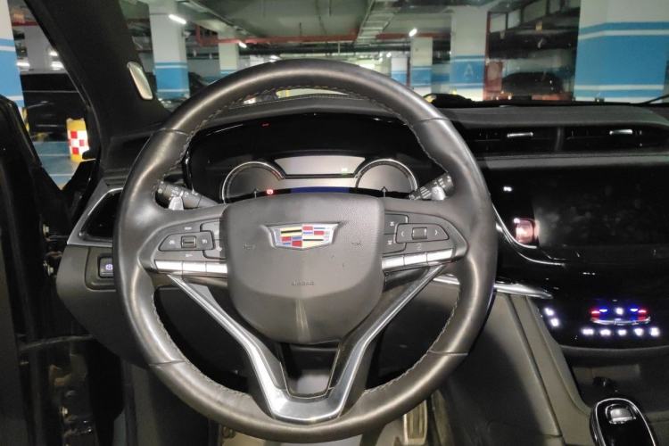 Used Cadillac XT6 2021 Revised Version 2.0T 6-Seater Four-Wheel Drive Premium Edition Steering Wheel