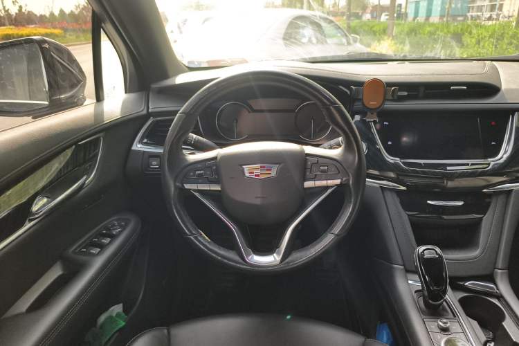 Used Cadillac XT6 2021 28T Six-Seater Luxury Version Steering Wheel