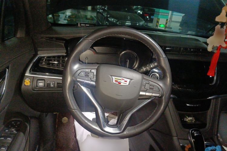 Used Cadillac XT6 2021 2.0T Six-Seater Four-Wheel-Drive Luxury Version Steering Wheel