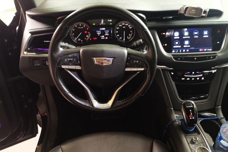 Used Cadillac XT6 2021 2.0T Seven-Seater Four-Wheel Drive Luxury Version Steering Wheel