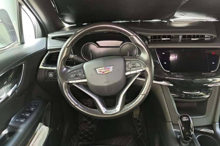 Used Cadillac XT6 2021 28T Six-Seater Luxury Version Steering Wheel