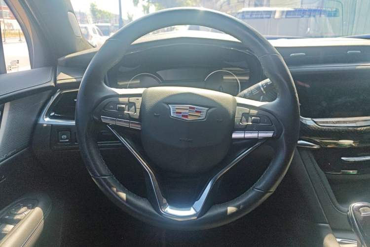 Used Cadillac XT6 2021 28T Six-Seater Four-Wheel-Drive Luxury Version Steering Wheel