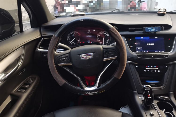 Used Cadillac XT6 2021 2.0T Six-Seater Four-Wheel-Drive Luxury Version Steering Wheel
