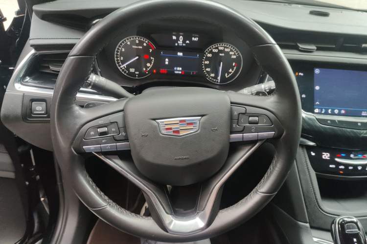 Used Cadillac XT6 2021 2.0T 7-Seater Two-Wheel-Drive Luxury Version Steering Wheel