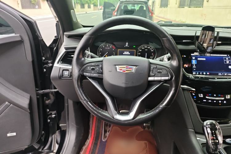 Used Cadillac XT6 2021 Revised Version 2.0T 6-Seater Four-Wheel Drive Premium Edition Steering Wheel