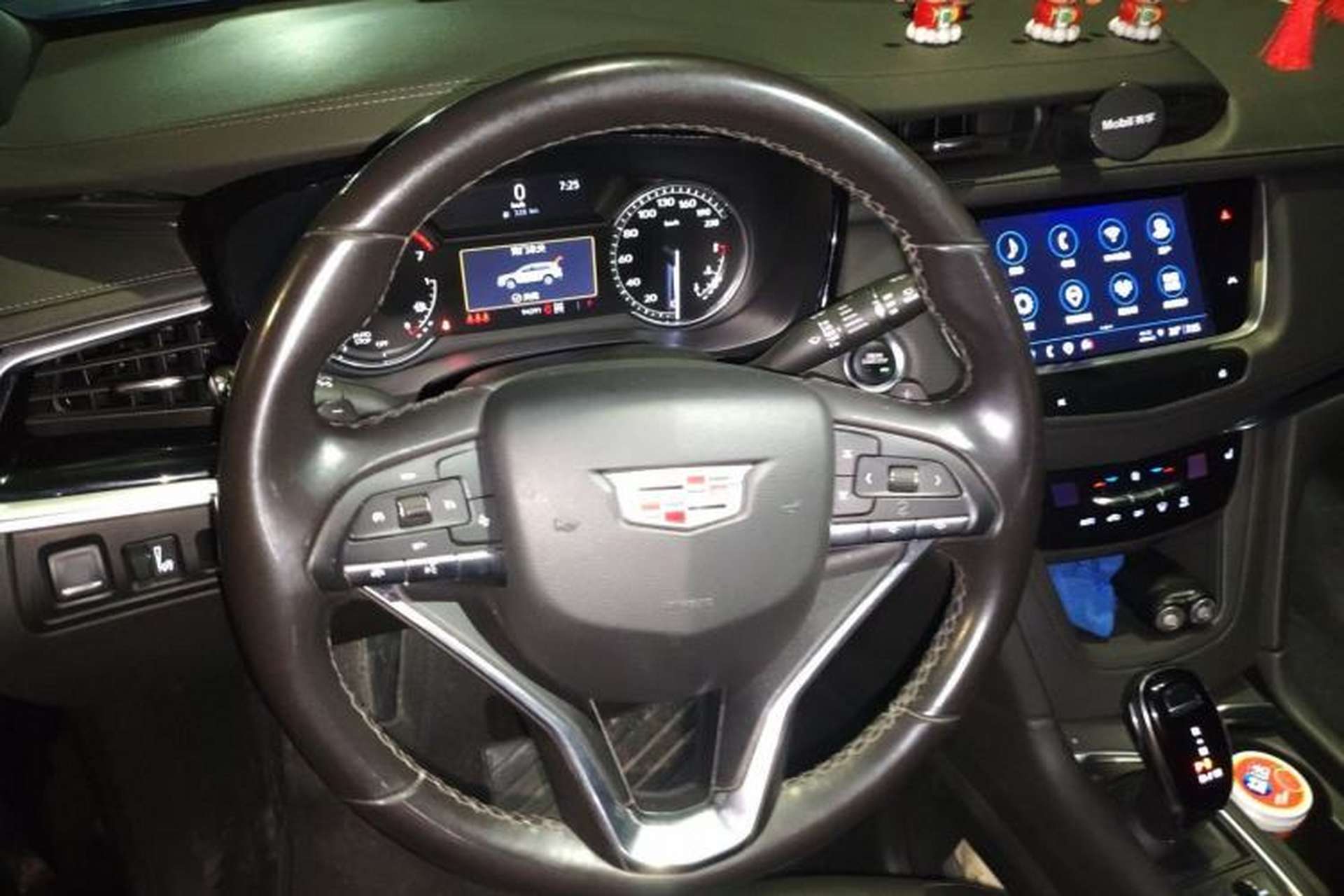 Used Cadillac XT6 2021 2.0T Seven-Seater Four-Wheel Drive Luxury Version Steering Wheel