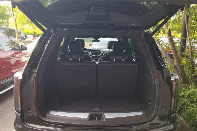 Used Cadillac XT6 2021 Revised Version 2.0T 6-Seater Four-Wheel Drive Premium Edition Trunk
