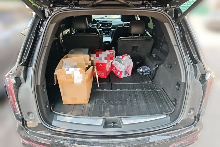 Used Cadillac XT6 2021 2.0T Six-Seater Four-Wheel-Drive Prestige Version Trunk