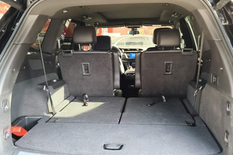 Used Cadillac XT6 2021 2.0T Six-Seater Four-Wheel-Drive Luxury Version Trunk