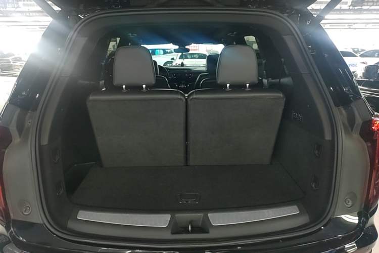 Used Cadillac XT6 2021 2.0T Six-Seater Four-Wheel-Drive Luxury Version Trunk