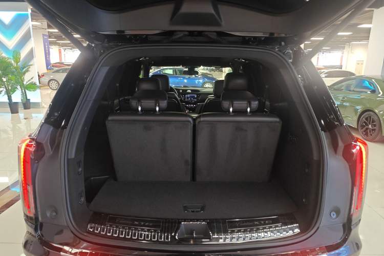 Used Cadillac XT6 2021 28T Six-Seater Luxury Sporty Enjoy-the-Comfort Safety Edition Trunk