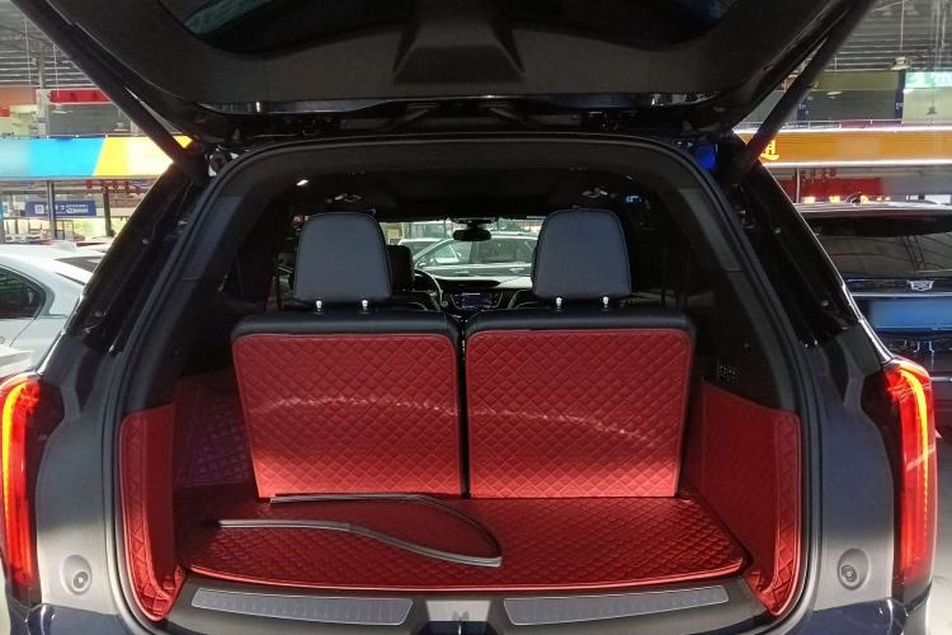 Used Cadillac XT6 2021 2.0T 6-Seater Two-Wheel Drive Luxury Version Trunk