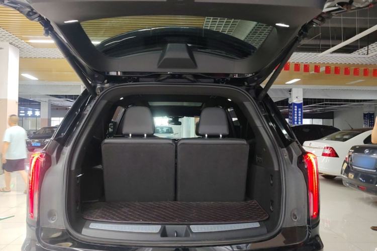 Used Cadillac XT6 2021 2.0T Six-Seater Four-Wheel-Drive Prestige Version Trunk