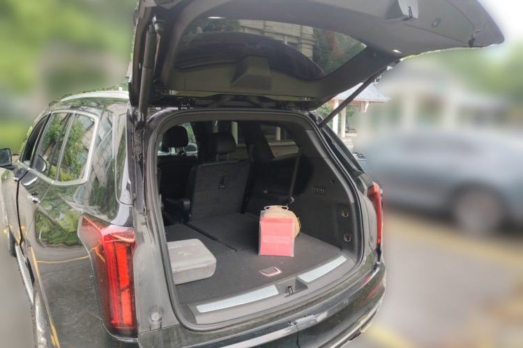 Used Cadillac XT6 2021 2.0T Six-Seater Four-Wheel-Drive Prestige Version Trunk