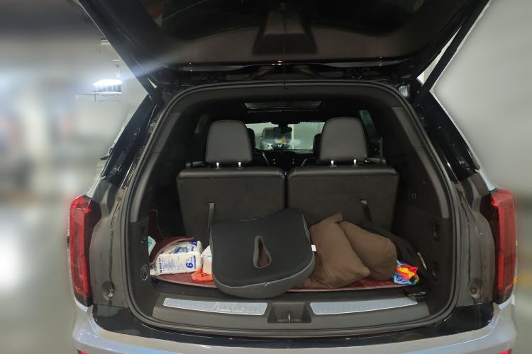 Used Cadillac XT6 2021 2.0T Six-Seater Four-Wheel-Drive Luxury Version Trunk