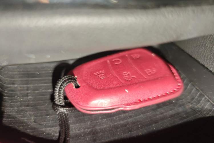 Used Cadillac XT6 2021 2.0T 7-Seater Two-Wheel-Drive Luxury Version Vehicle Key