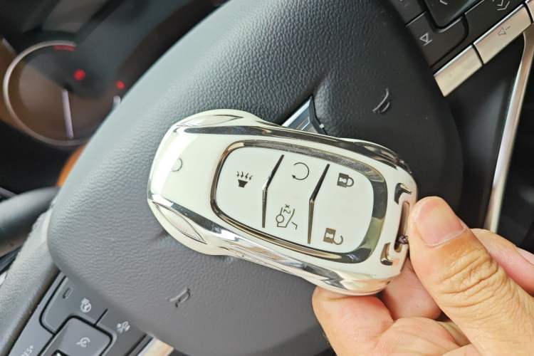 Used Cadillac XT6 2021 28T Six-Seater Four-Wheel-Drive Luxury Version Vehicle Key