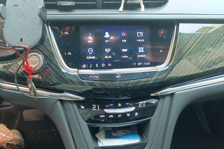 Used Cadillac XT6 2021 2.0T 6-Seater Two-Wheel Drive Luxury Version Audio And AC Panel