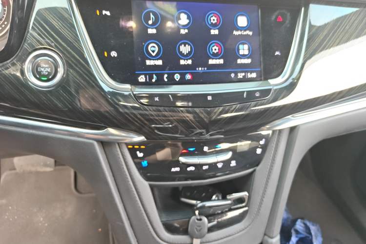 Used Cadillac XT6 2021 2.0T 7-Seater Four-Wheel Drive Luxury Version Audio And AC Panel