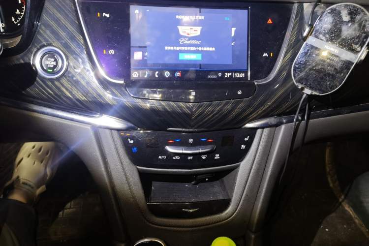 Used Cadillac XT6 2021 2.0T Six-Seater Four-Wheel-Drive Luxury Version Audio And AC Panel