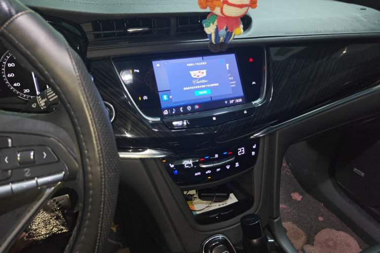 Used Cadillac XT6 2021 28T Six-Seater Four-Wheel-Drive Luxury Version Audio And AC Panel