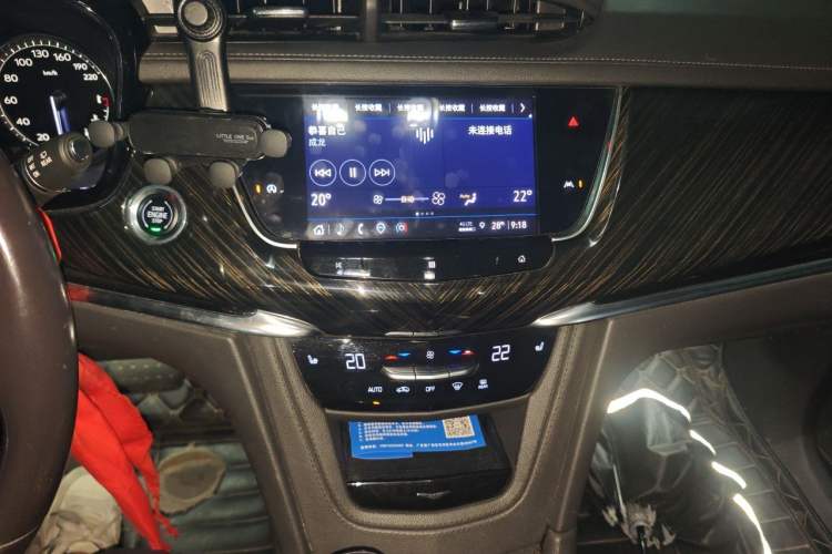 Used Cadillac XT6 2021 2.0T 6-Seater Two-Wheel Drive Luxury Version Audio And AC Panel